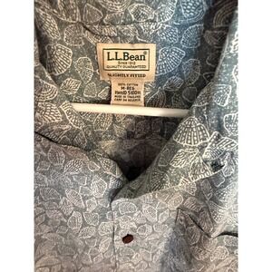 LL Bean Mens Shirt Blue Leaf Print Size M REG Slightly Fitted